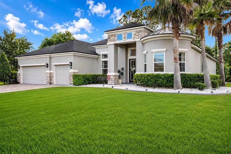 Home exterior real estate photo Lake City FL