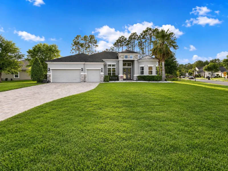 Home curb appeal photo North Florida