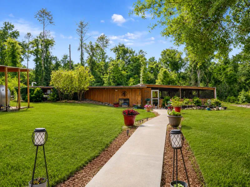 Home curb appeal photo North Florida