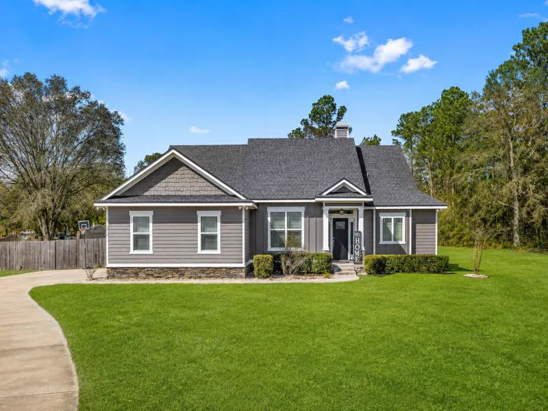 Curb appeal listing photo North Florida
